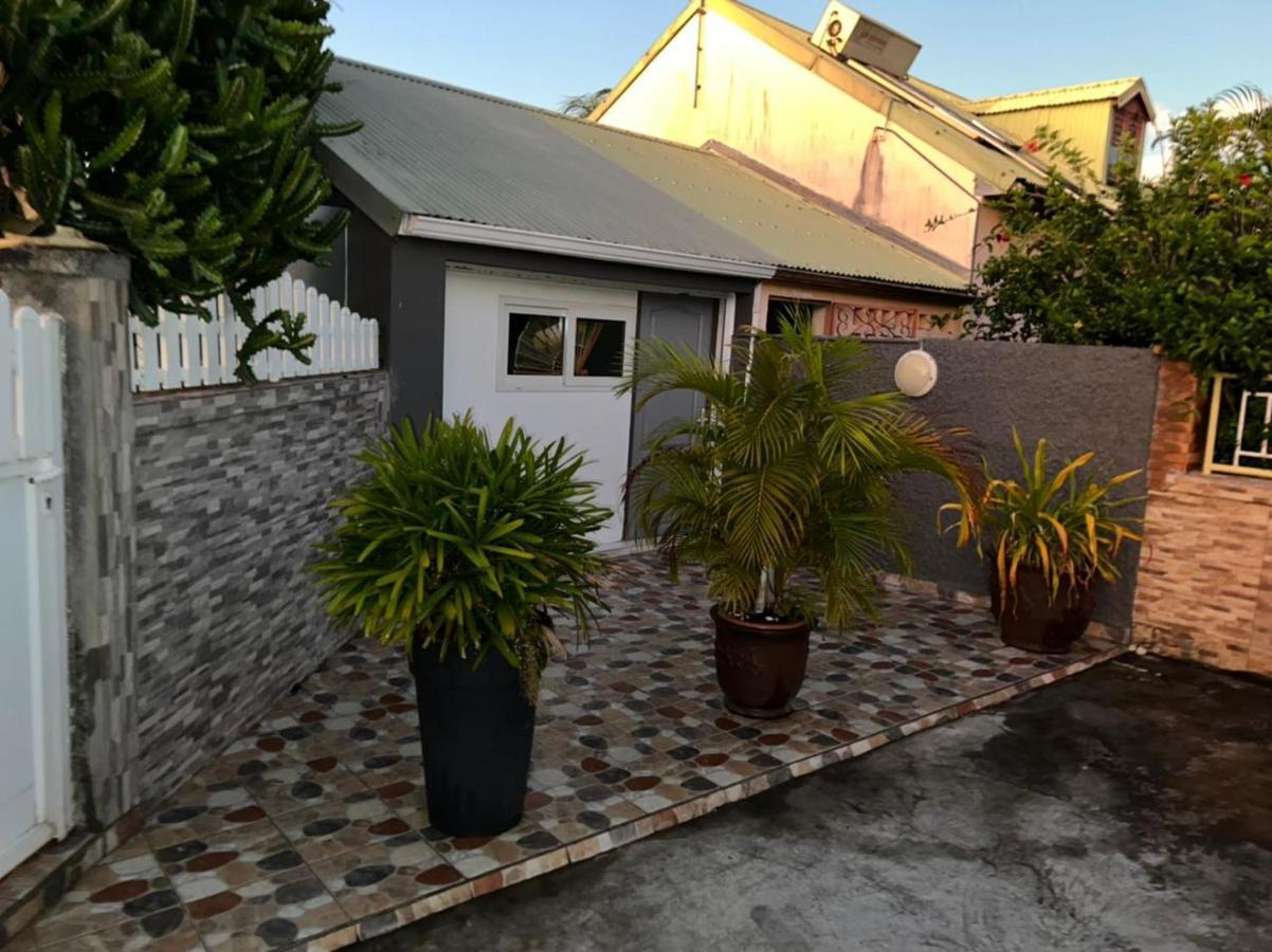 Petit Chalet Baie-Mahault Bagian luar foto