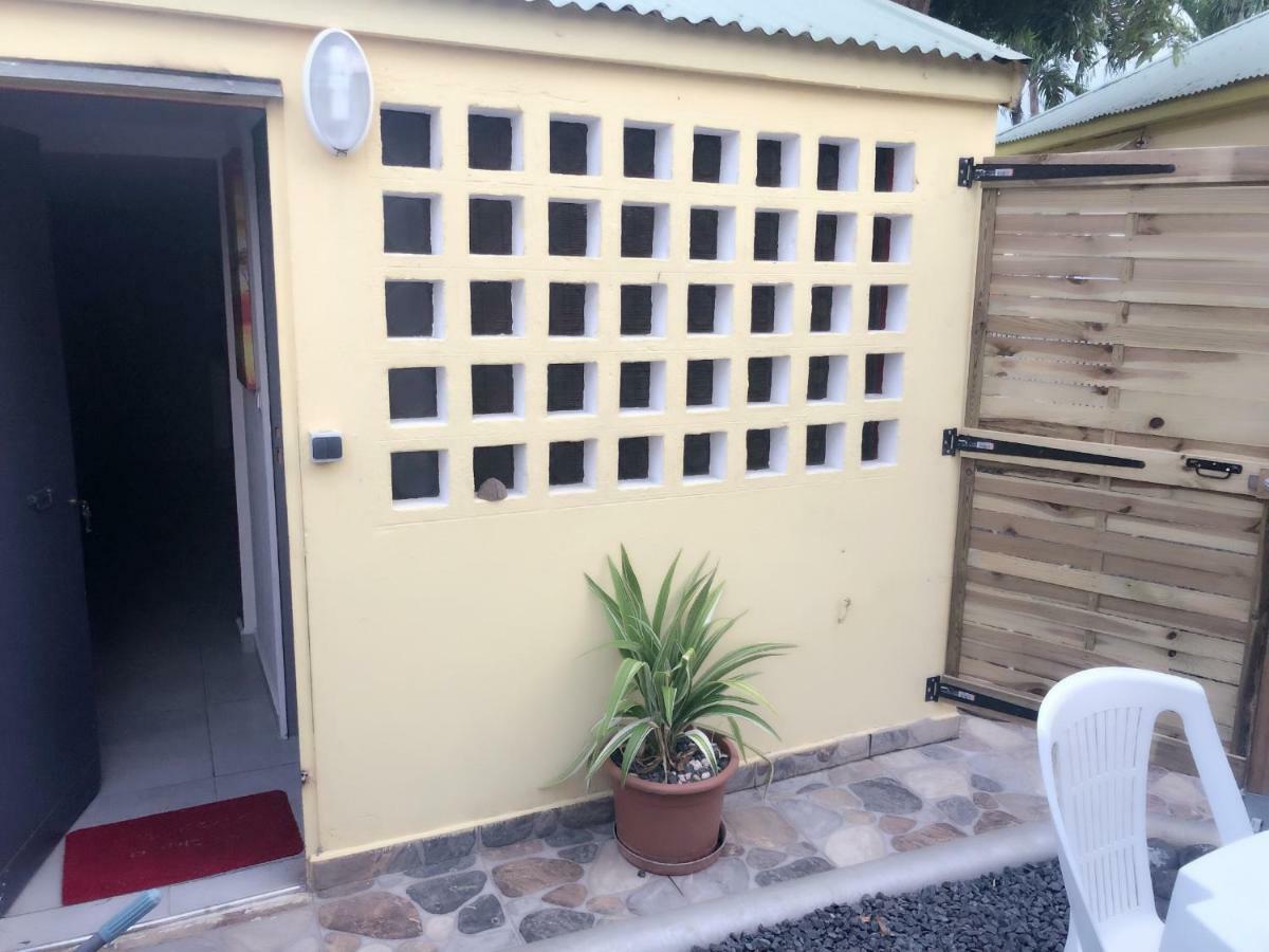 Petit Chalet Baie-Mahault Bagian luar foto